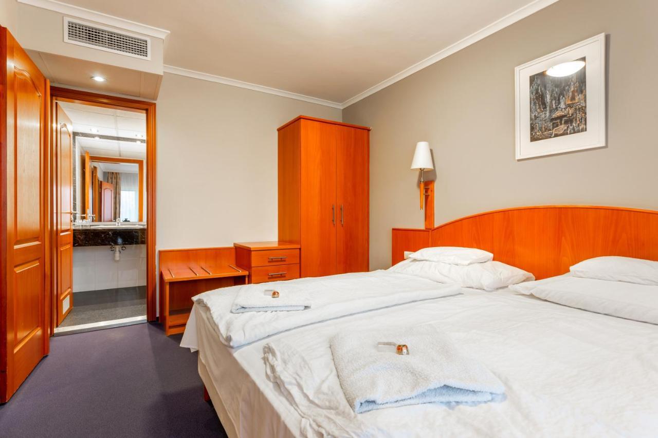 Szonyi Garden Hotel Pest Budapest Ngoại thất bức ảnh