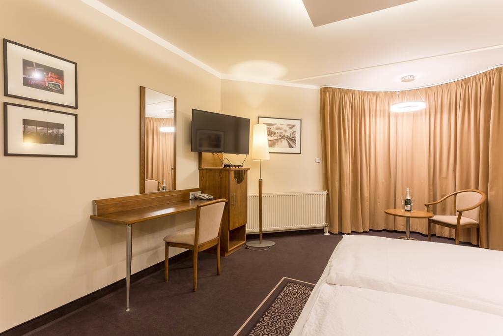 Szonyi Garden Hotel Pest Budapest Ngoại thất bức ảnh