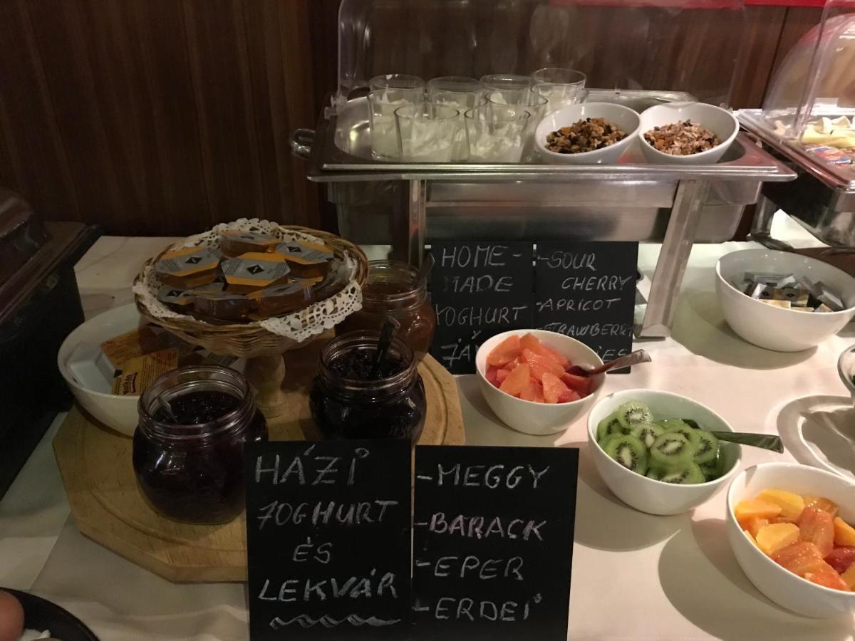 Szonyi Garden Hotel Pest Budapest Ngoại thất bức ảnh
