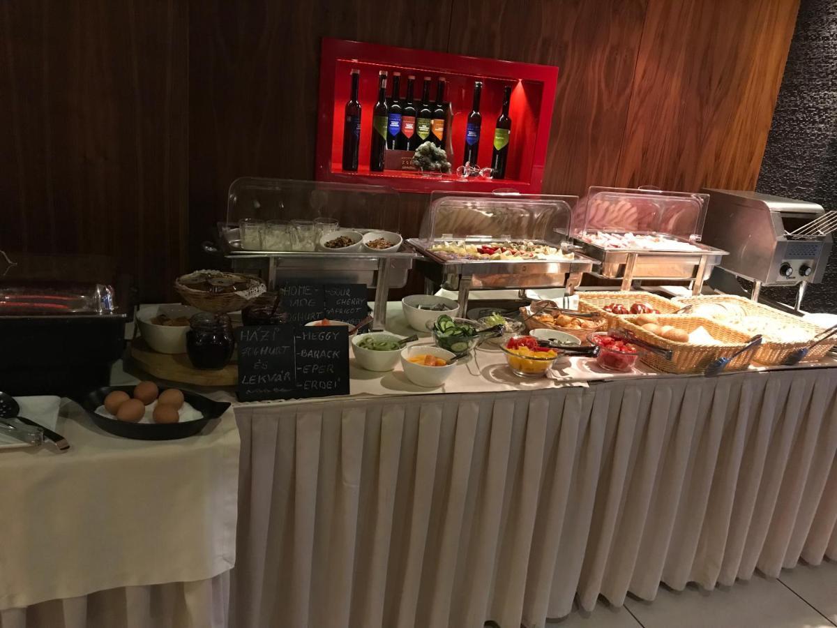 Szonyi Garden Hotel Pest Budapest Ngoại thất bức ảnh